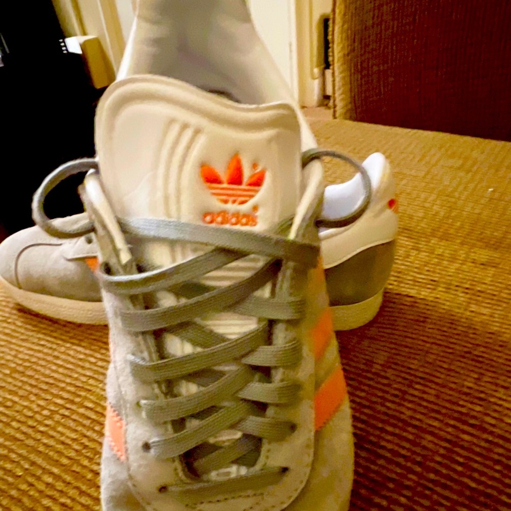 ADIDAS Gazelle Women SZ 8 sneakers